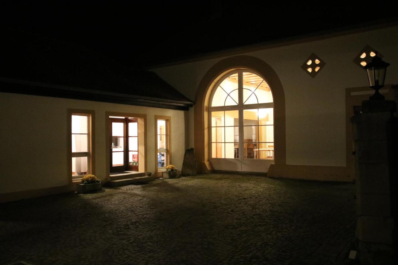 Ferienwohnung Altes Pfarrhaus Bargen Exterior photo